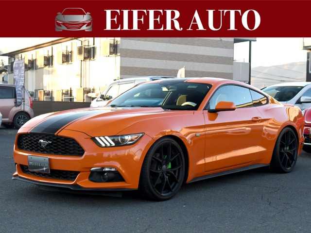 マスタングエコブーストオレンジラッピング 左ハンドル 6速MT