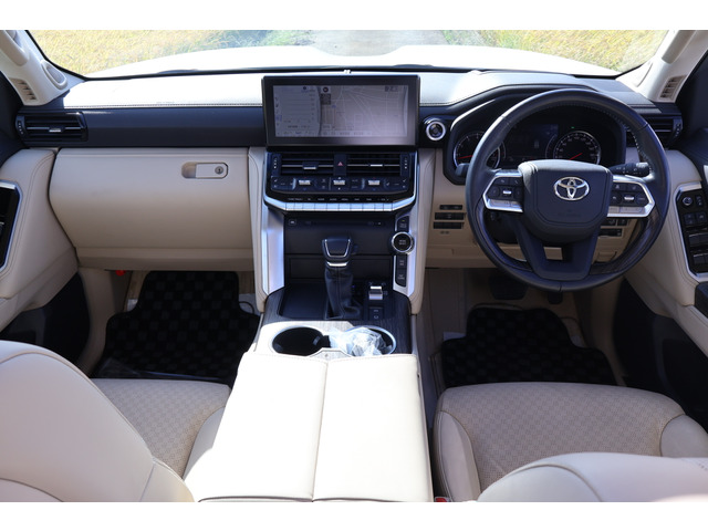 クールページ トヨタ ランドクルーザー300 3.5 ZX 4WD リヤエンターテイメント