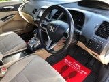 運転席周り等も綺麗な状態です。