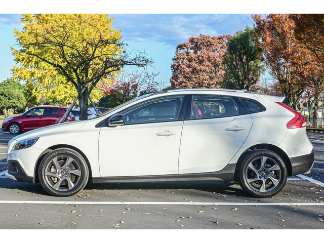 ボルボ V40クロスカントリー D4 SE ディーゼル ワンオーナー 車検R9/06 