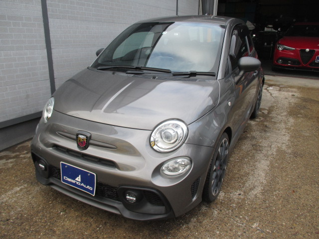 アバルト595 コンペティツィオーネ 走行少ない車両です