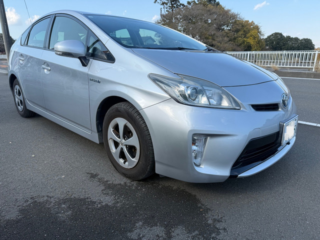 プリウス1.8 Sワンオーナー車・ETC・ナビ・Bカメラ