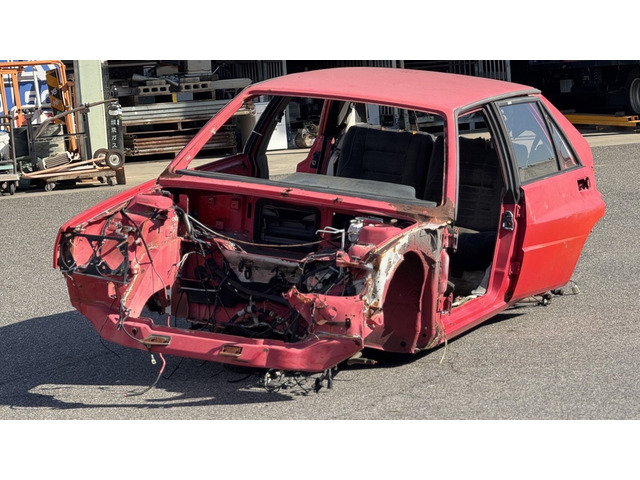 デルタHF インテグラーレ エヴォルツィオーネ 4WD書類付き走行距離表記無し