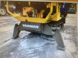 ヤンマーミニユンボ YB400 アウトリガー付き 製造年は不明です。 アワーメーターもついていません。