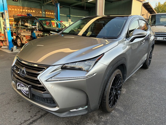 NX300h Iパッケージ300h Iパッケージ レザーシート パノラマルーフ 3眼LEDヘッドライト