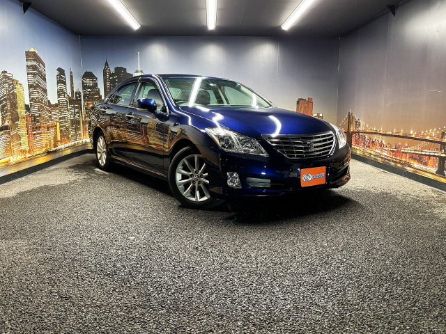 クラウン3.0 ロイヤルサルーン禁煙車 メーカーナビ バックカメラ