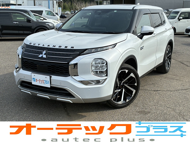 アウトランダーPHEV 2.4 G 4WD4WD ムーンルーフ 全方位カメラ