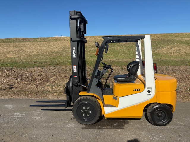 TCM エンジンフォークリフト FD30C6