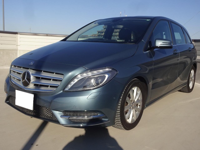 BクラスB180 ブルーエフィシェンシー走行3.9万k レザーシート