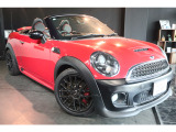 ミニロードスター ジョン・クーパー・ワークス 魅力的なレッドカラーのオープンボディ!