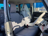 運転席は足元広々です。リラックスして運転できますね。