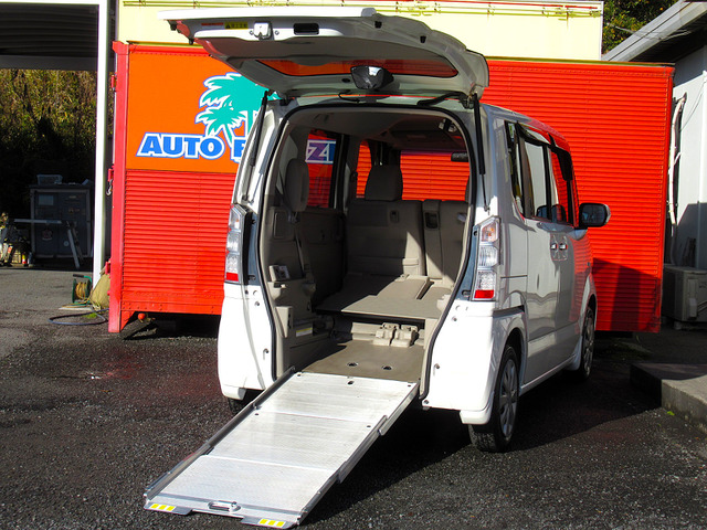 N-BOX+G Lパッケージ 車いす仕様車福祉車両/後期型/車イス電動固定装置