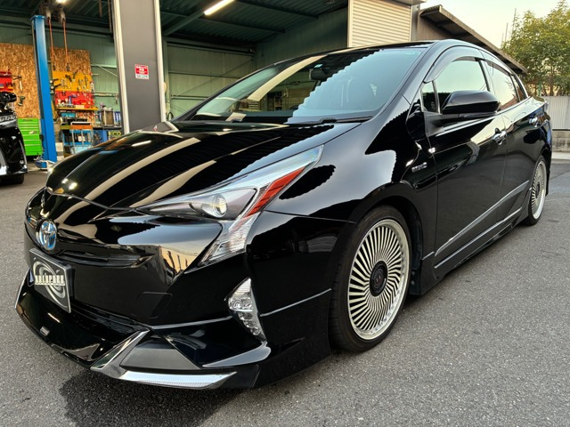 プリウス1.8 SS 19インチAW モデリスタエアロ レザー調シートカバー ナビ フルセグTV