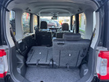 シートが独立で倒れてくれるので大型の荷物も積み込み可能!