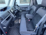内装クリーニングも行っております。専門スタッフが愛車をピカピカに仕上げさせていただきます。