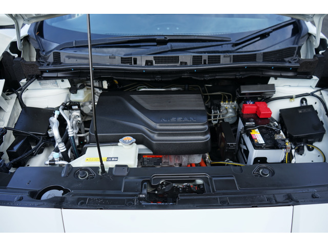 日産 リーフ X 10万台記念車 満充電299km セグメント12 の中古車詳細