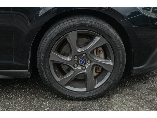 ボルボ V40クロスカントリー T5 4WD AWD 四駆 純正ナビ バックカメラ