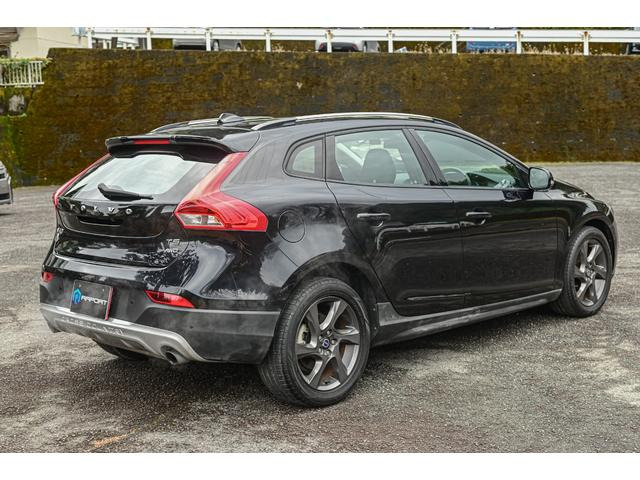 ボルボ V40クロスカントリー T5 4WD AWD 四駆 純正ナビ バックカメラ