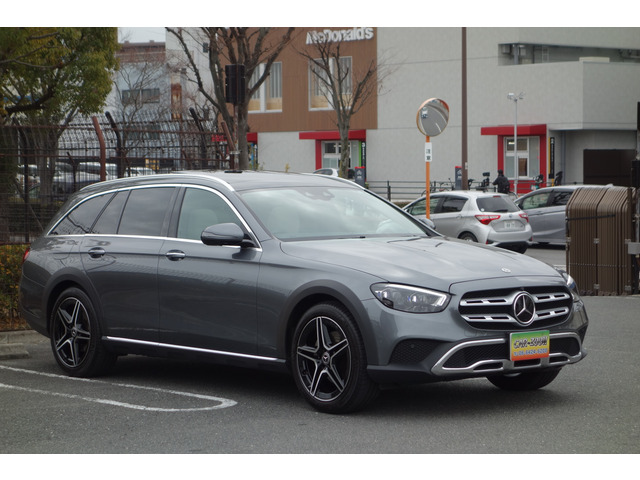 EクラスオールテレインE220d 4マチック 4WDパノラマSR 白レザー