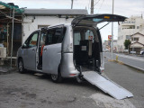 福祉車両チェアキャブスロープ車いす2名2列目電動ウィンチ3列目後退防止ベルト