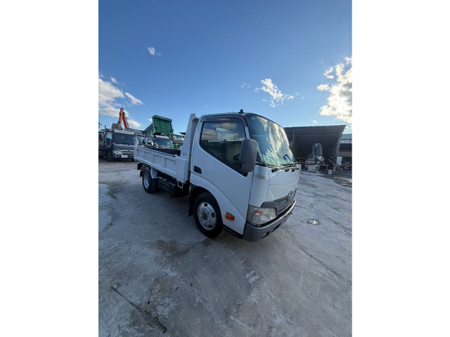 デュトロ  ダンプ 3t 5速MT