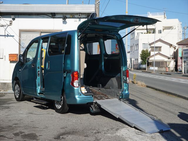 NV200バネット1.6 16S チェアキャブ 車いす2名仕様スロープオートステップ手すりナビ