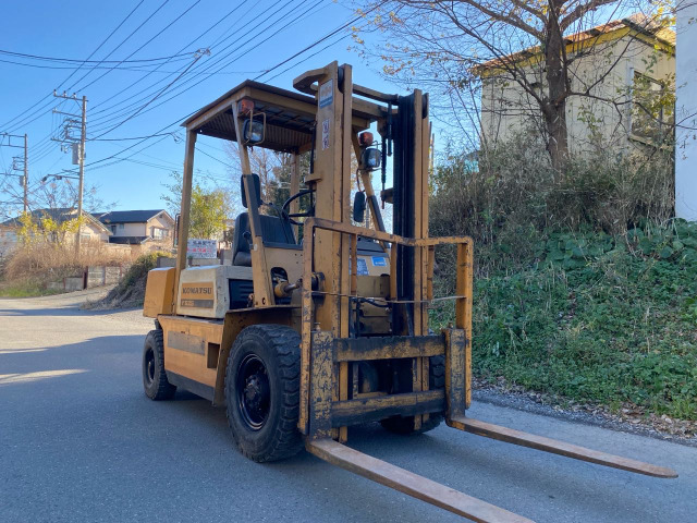 コマツ エンジンフォークリフト FG25-8 2303h 2.5t