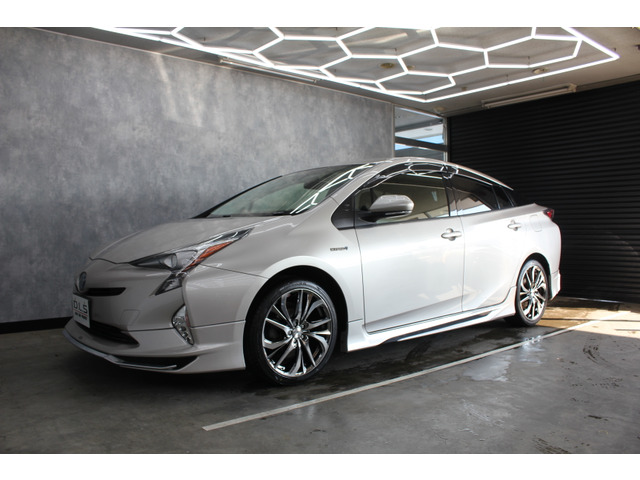 プリウス 1.8 S E-Four 4WD モデリスタ  LEONIS18ホイール