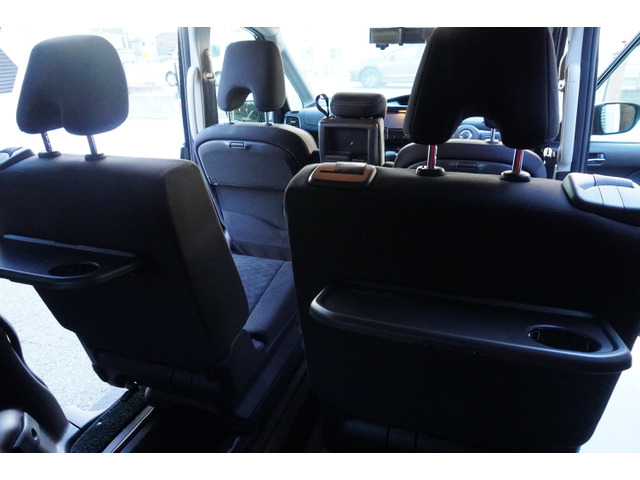日産 セレナ 2.0 AUTECH Vパッケージ 8人乗りファミリーカーに最適です
