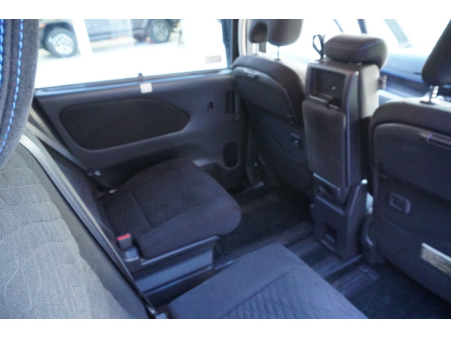 日産 セレナ 2.0 AUTECH Vパッケージ 8人乗りファミリーカーに最適です