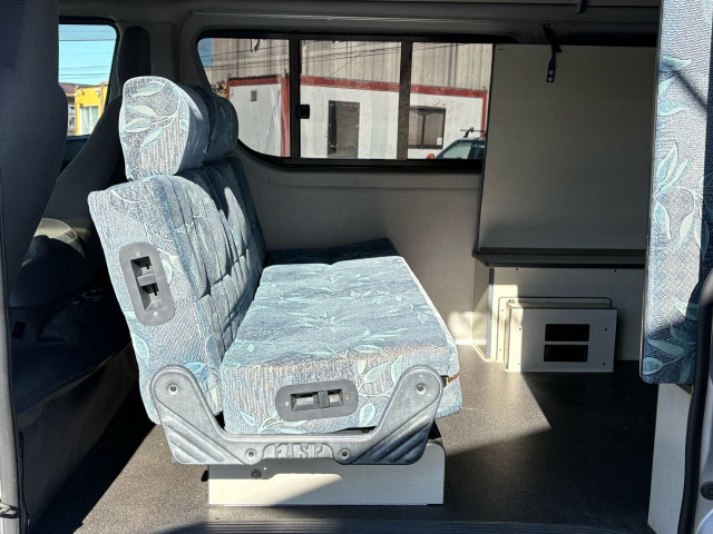 トヨタ ハイエース キャンピング 特殊ベッド インバーター の中古車 