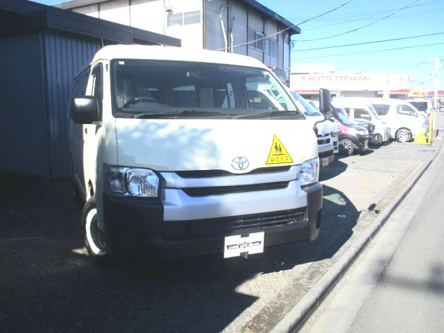 ハイエース2.7 DX ロング ミドルルーフ 4WD4WD幼児バス大人2名幼児12名