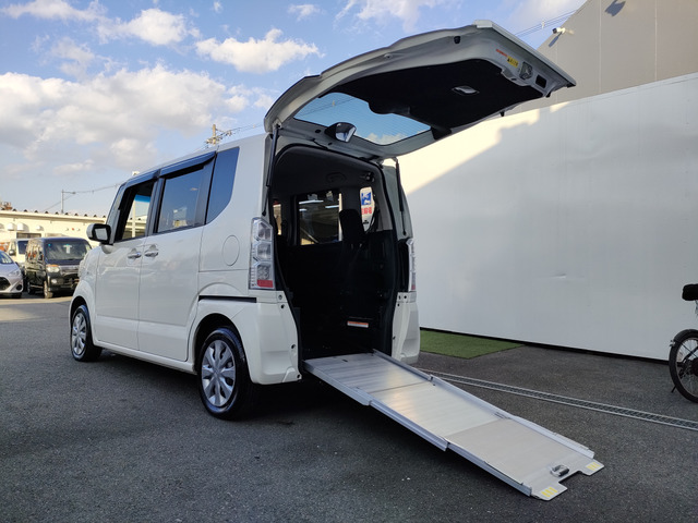 N-BOX+G SSパッケージ 車いす仕様車スマートキー2個 パワスラ ナビ