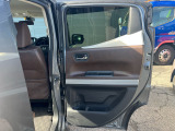右後部座席ドア