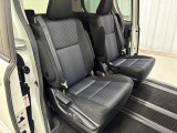 【全国納車OK】 現車をご覧になれないお客様でも、安心してお車をご購入いただける環境を整えております。 色々な角度から撮影したたくさんの画像など豊富な資料送りいたしております。