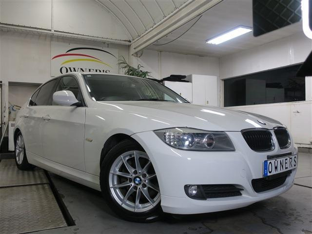 3シリーズツーリング320iハイラインパッケージ 黒革 シートヒーター ナビ スマートエントリー HID