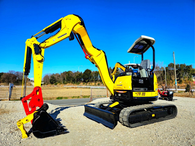 ヤンマー 油圧ショベル B3-6A ユンボ 1841時間