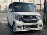 ガラスコーティングも施工可能です。費用は20.000円から承っております。※車種により価格が変わる場合がございます。その他オプションも取り揃えておりますので、商談担当にお申し付けください。