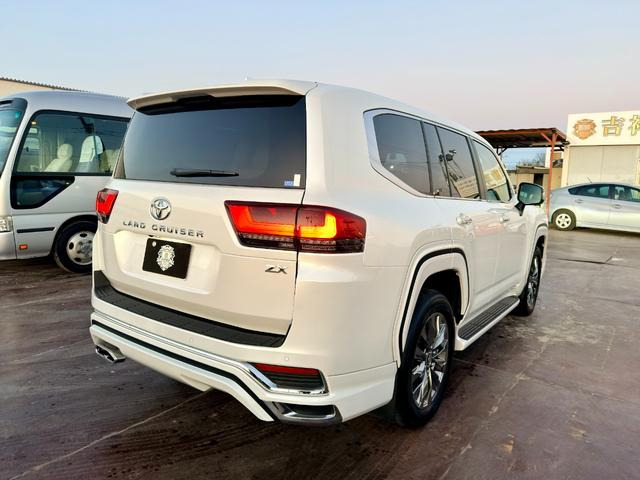 トヨタ ランドクルーザー300 3.3 ZX ディーゼル 4WD JBLサウンド