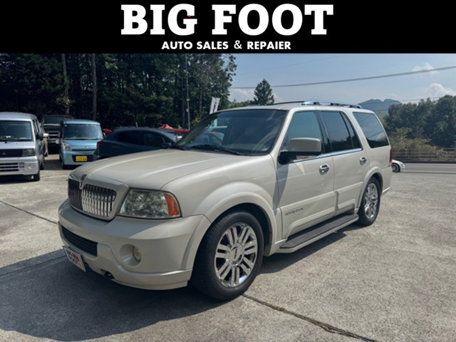 ナビゲーター左ハンドル4WD