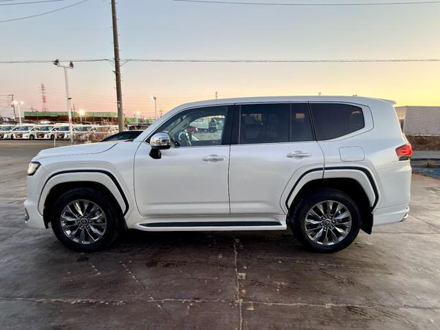 トヨタ ランドクルーザー300 3.3 ZX ディーゼル 4WD JBLサウンド