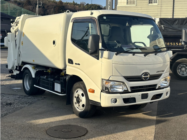 デュトロ  巻込みパッカー車 積載2000kg