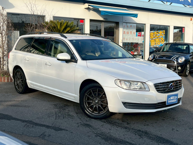ボルボ V70 T4 本革シート 純正ナビ バックカメラ の中古車詳細