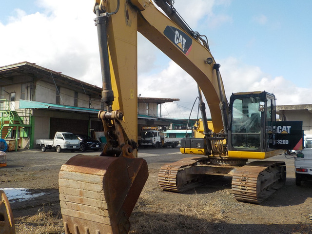 CAT 油圧ショベル 岡山発●CAT●320D-E●クレーン