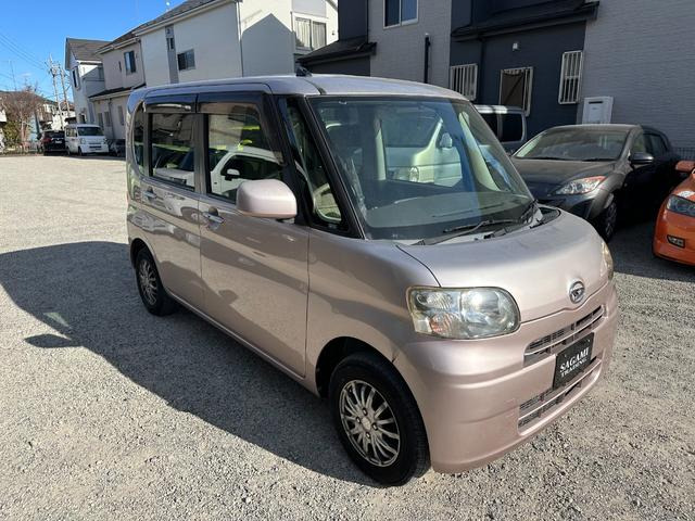 タント X ナビ テレビ パワースライドドア(左)