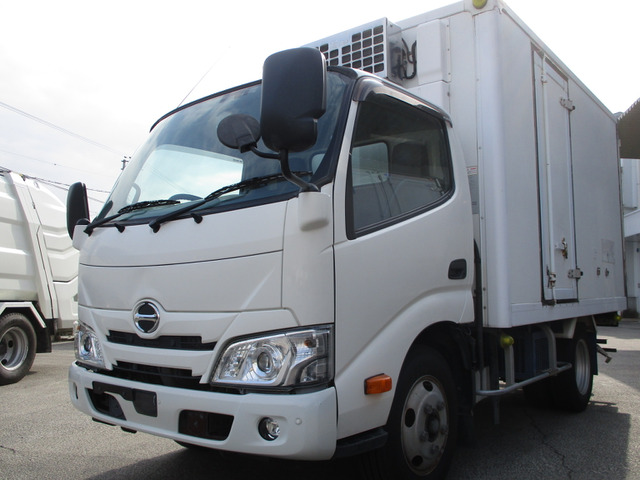 デュトロ  2トンショート冷凍車