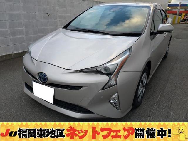 プリウス1.8 A プレミアム9インチナビTV レザ-シ-ト LED