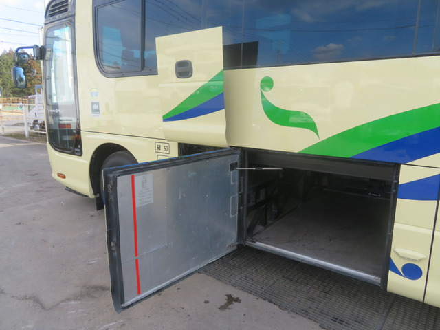 いすゞ ガーラ 観光バス 42人乗り 貫通トランク の中古車詳細 (改ざん