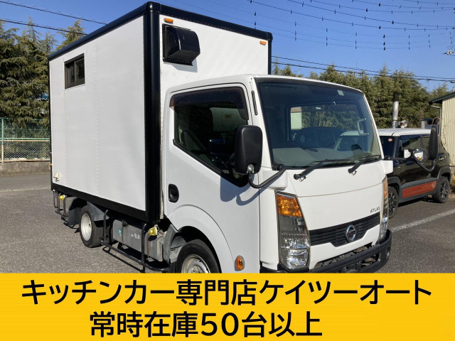 アトラス  キッチンカー ベース車両に 換気扇サッシ