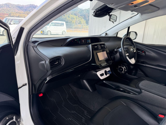 トヨタ プリウス 1.8 S の中古車詳細 (122,885km, パールホワイト